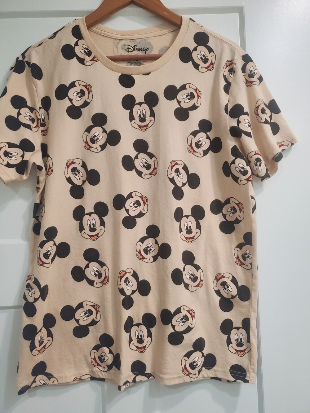 Disney Mickey Mouse T-shirt Size Medium